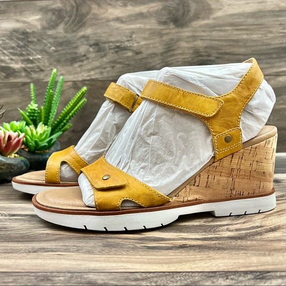 NIB Sofft Cyndy Strappy Wedge Leather Sandal Lemon Yellow - Picture 4 of 12